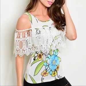 ☘️3 for $25 SALE!☘️Modcloth Cold Shoulder Lace Top